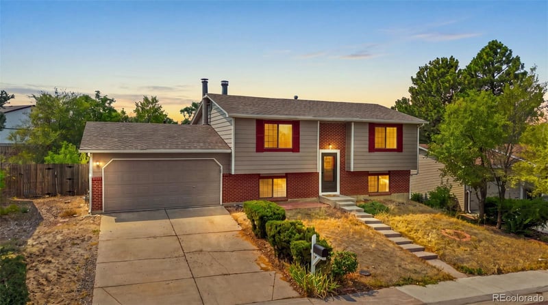 17958 Oxford Dr, Aurora, CO 80013