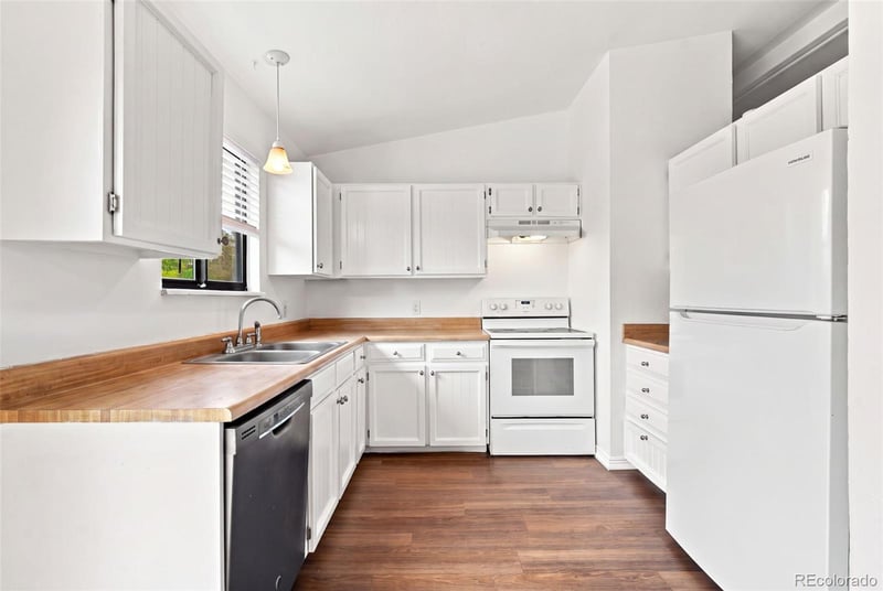 17958 Oxford Dr, Aurora, CO 80013
