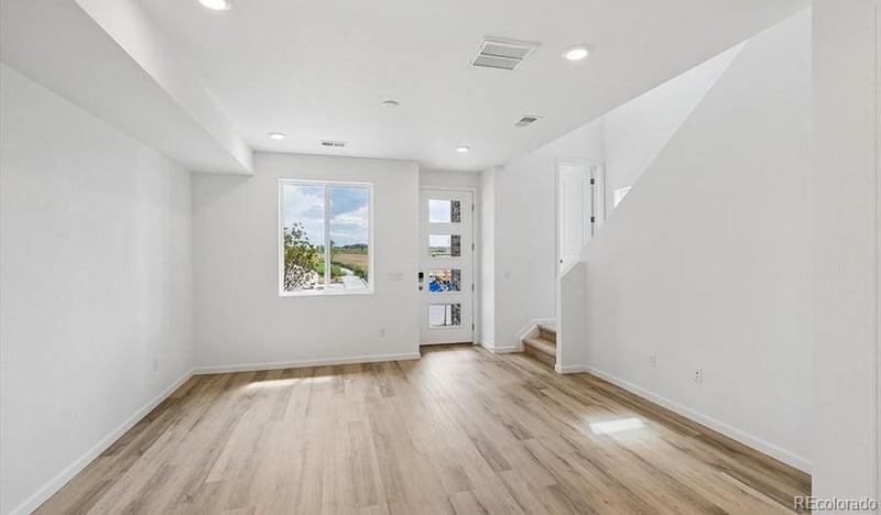 21391 E 67th Ave, Aurora, CO 80019