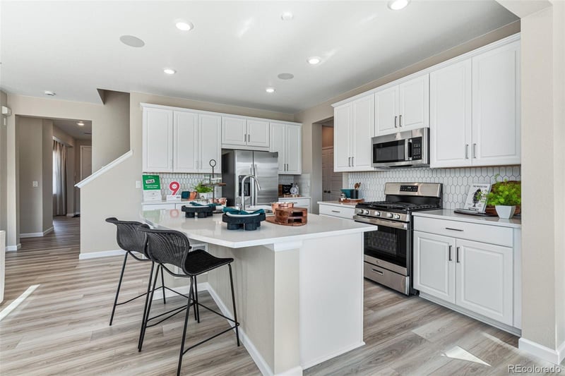 16958 92nd Dr, Arvada, CO 80007