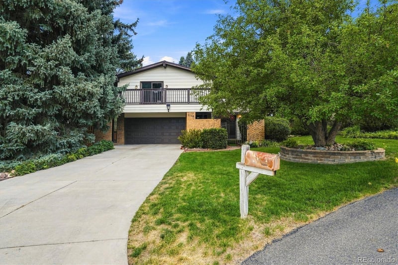 2550 Pierson St, Lakewood, CO 80215