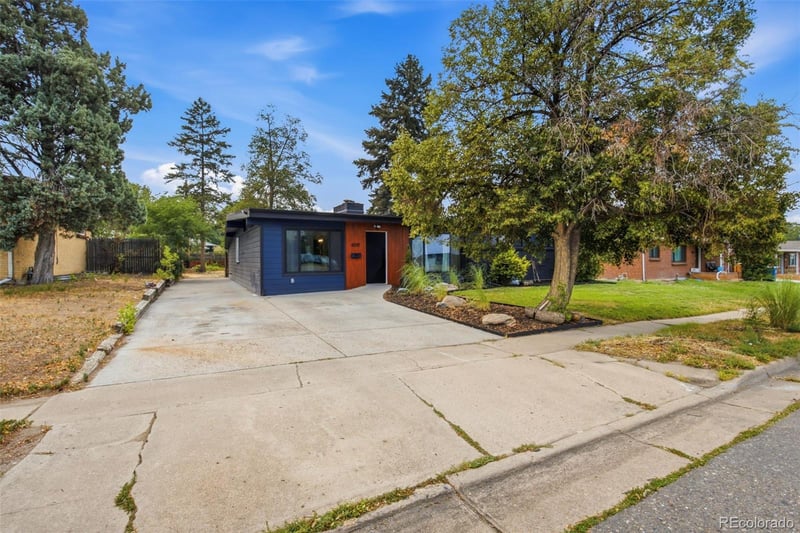 6139 S Broadway, Littleton, CO 80121