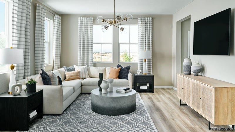 23722 33rd Pl, Aurora, CO 80019