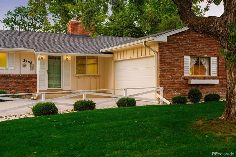 2285 W Davies Ave, Littleton, CO 80120