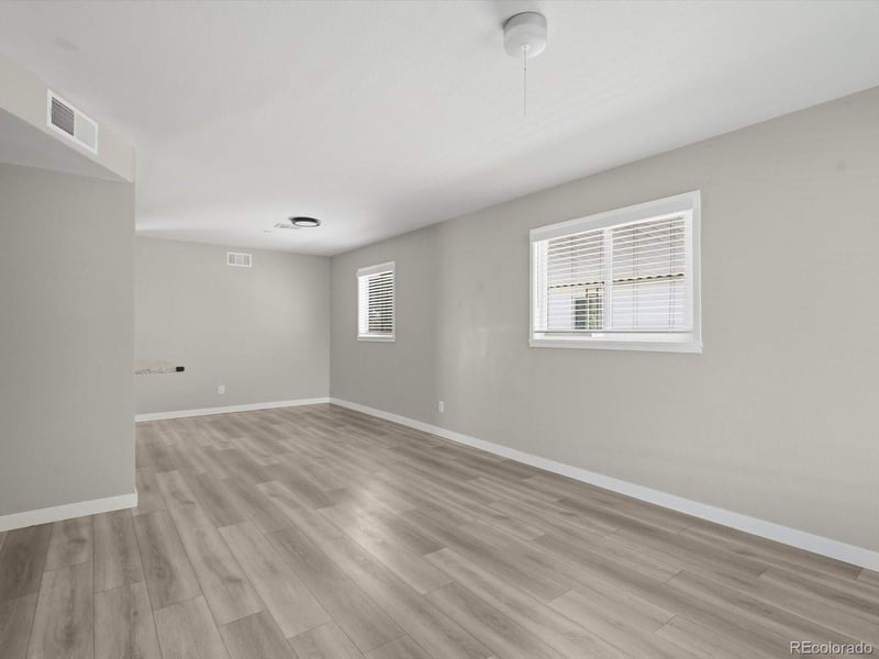 1180 Vaughn St, Aurora, CO 80011