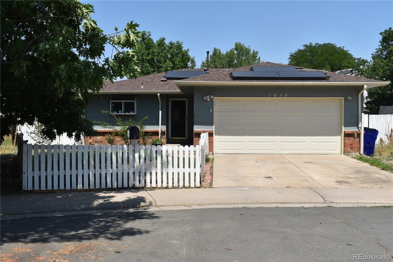 1650 Biscay Cir, Aurora, CO 80011