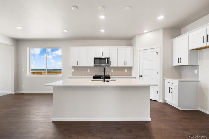 2727 Nantucket St, Strasburg, CO 80136