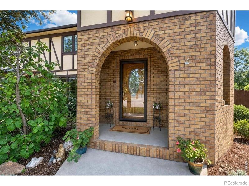 1224 Twin Peaks Cir, Longmont, CO 80503