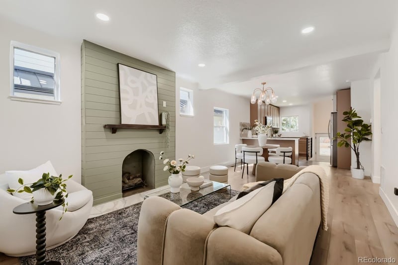 2661 N Glencoe St, Denver, CO 80207