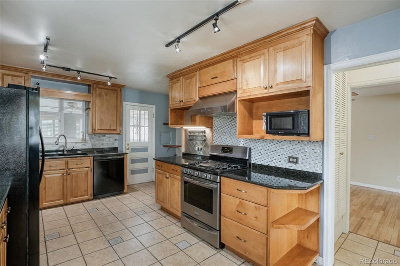 181 S Holly St, Denver, CO 80246