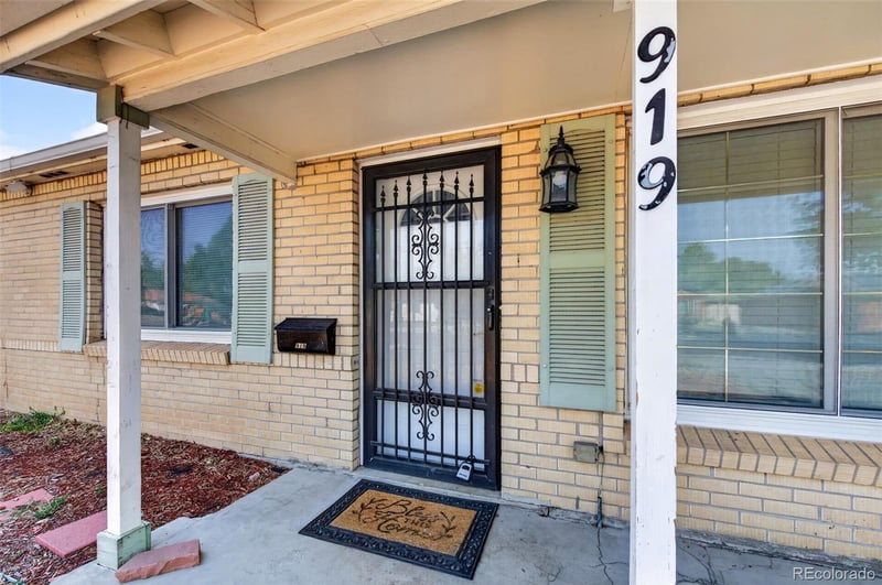 919 Troy St, Aurora, CO 80011