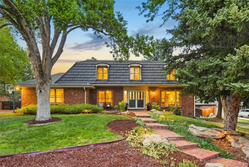 7291 W Morraine Dr, Littleton, CO 80128
