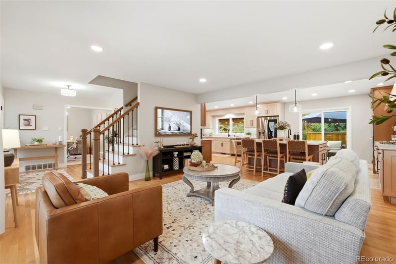 7291 W Morraine Dr, Littleton, CO 80128