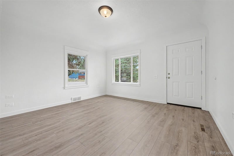 1555 Monroe Ave, Loveland, CO 80538