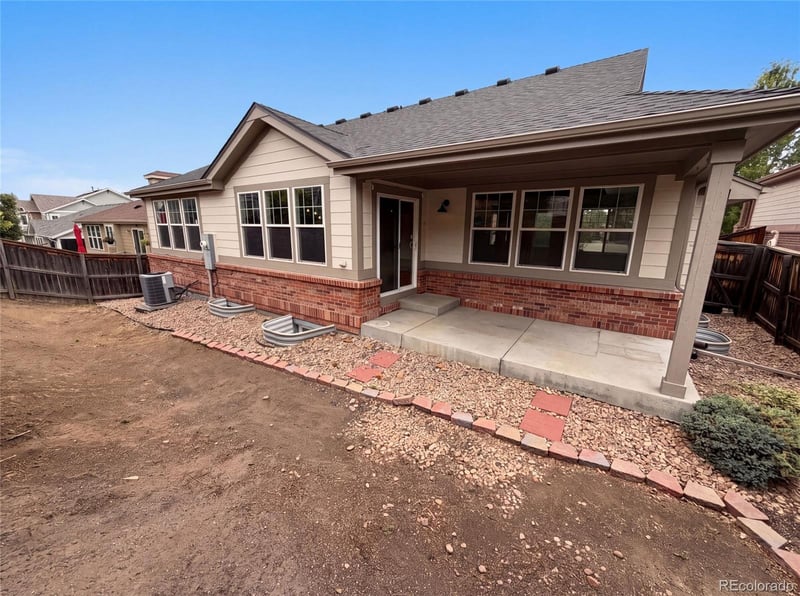 2802 Ireland Way, Aurora, CO 80013