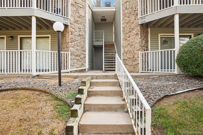 921 Walden St #206, Aurora, CO 80017