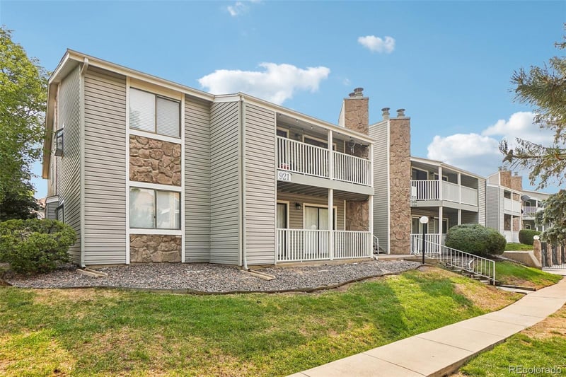 921 Walden St #206, Aurora, CO 80017