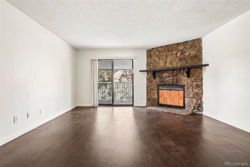 921 Walden St #206, Aurora, CO 80017