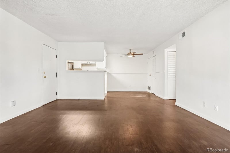 921 Walden St #206, Aurora, CO 80017