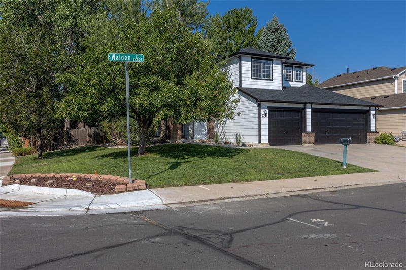 2241 Walden St, Aurora, CO 80013