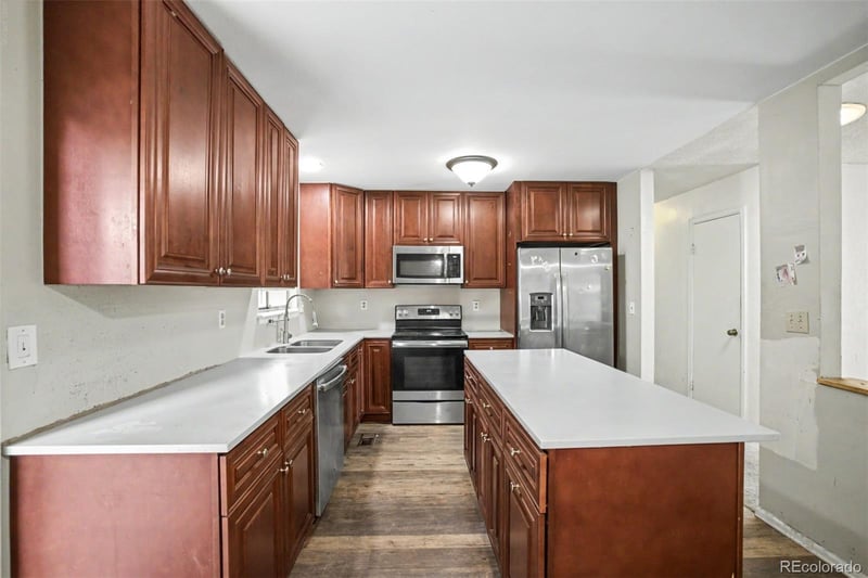 15418 Oxford Ave, Aurora, CO 80013