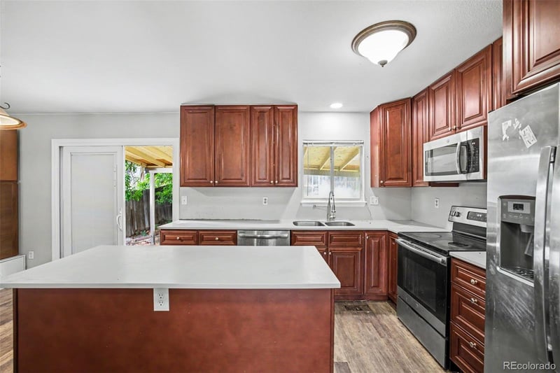 15418 Oxford Ave, Aurora, CO 80013