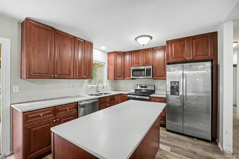 15418 Oxford Ave, Aurora, CO 80013