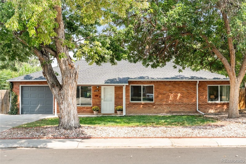 1176 Tucson St, Aurora, CO 80011