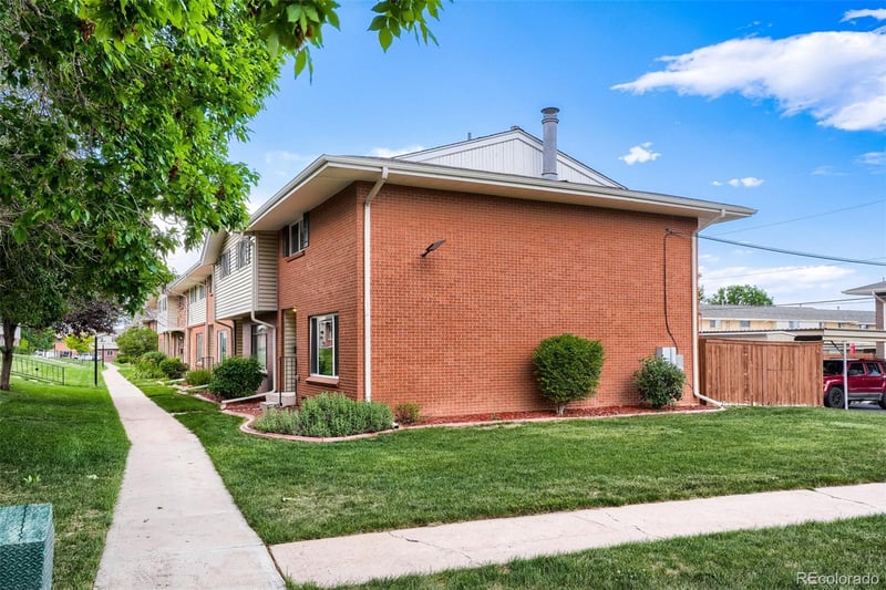 9276 Mansfield Ave, Denver, CO 80237