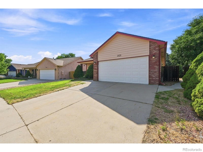 3525 Powderkeg Dr, Evans, CO 80620