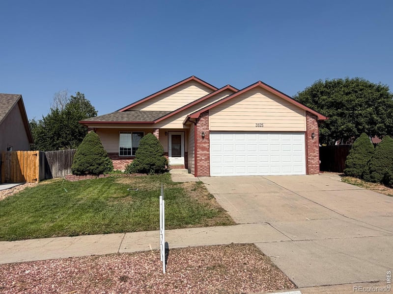3525 Powderkeg Dr, Evans, CO 80620