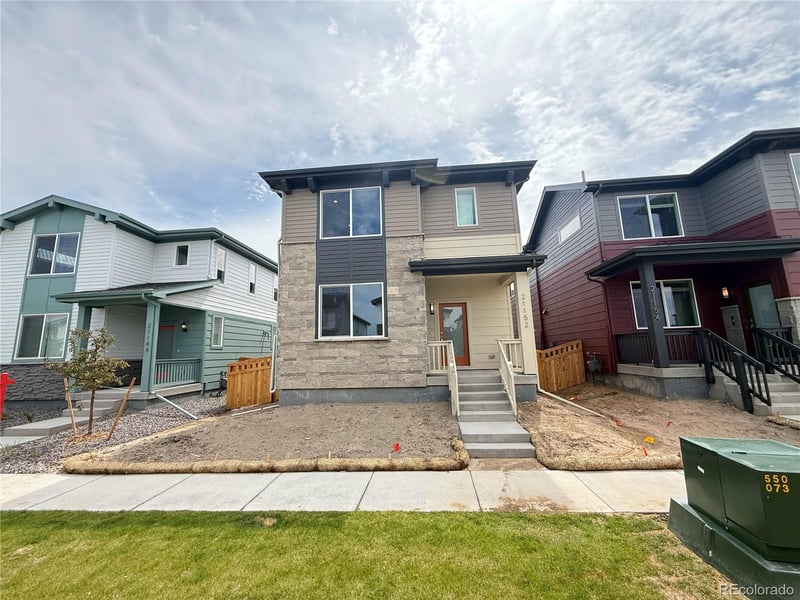 21152 63rd Dr, Aurora, CO 80019