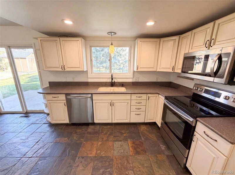 20890 Sussex Ct, Parker, CO 80138