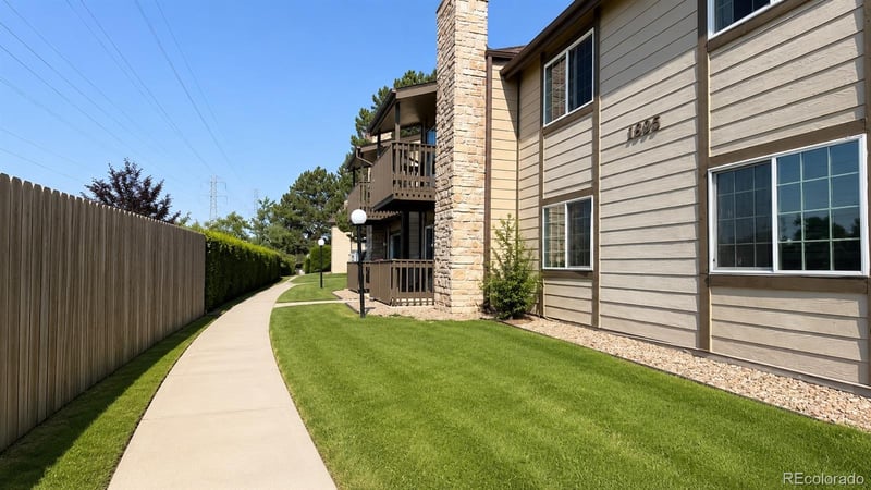 1895 Pitkin St #B, Aurora, CO 80017