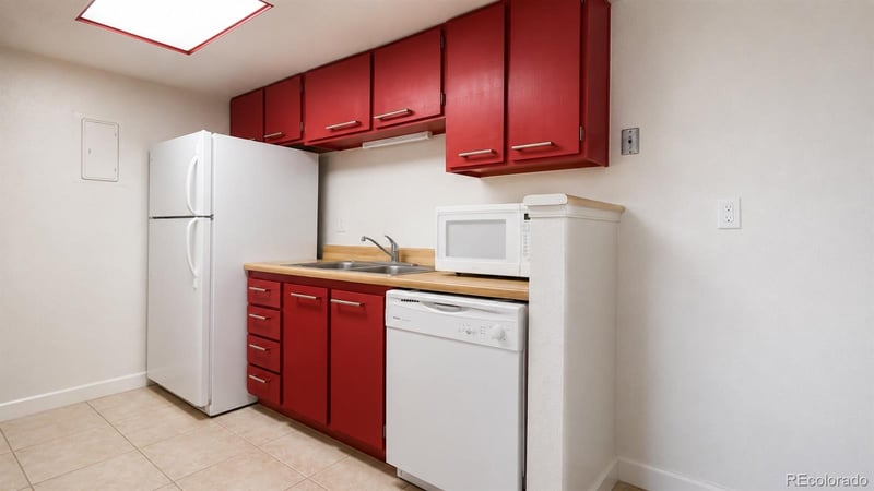 1895 S Pitkin St #B, Aurora, CO 80017