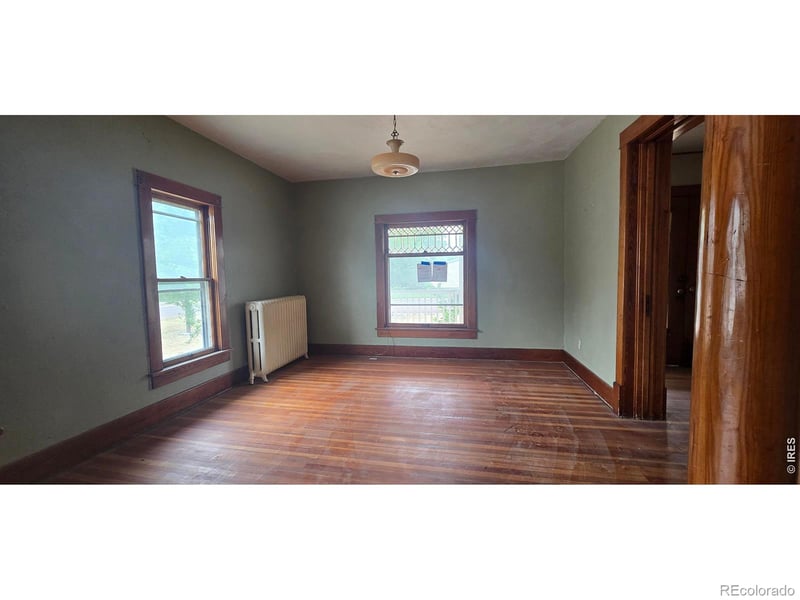 120 5th St, Julesburg, CO 80737