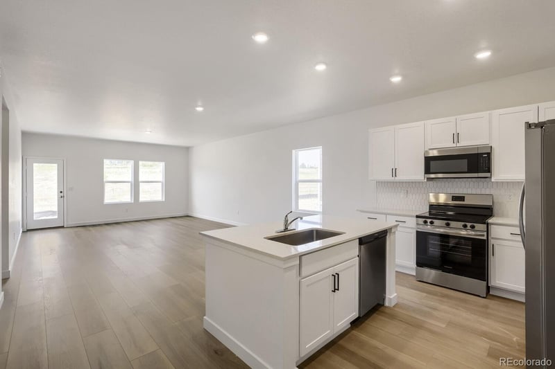 1694 Drumming Dr, Windsor, CO 80550