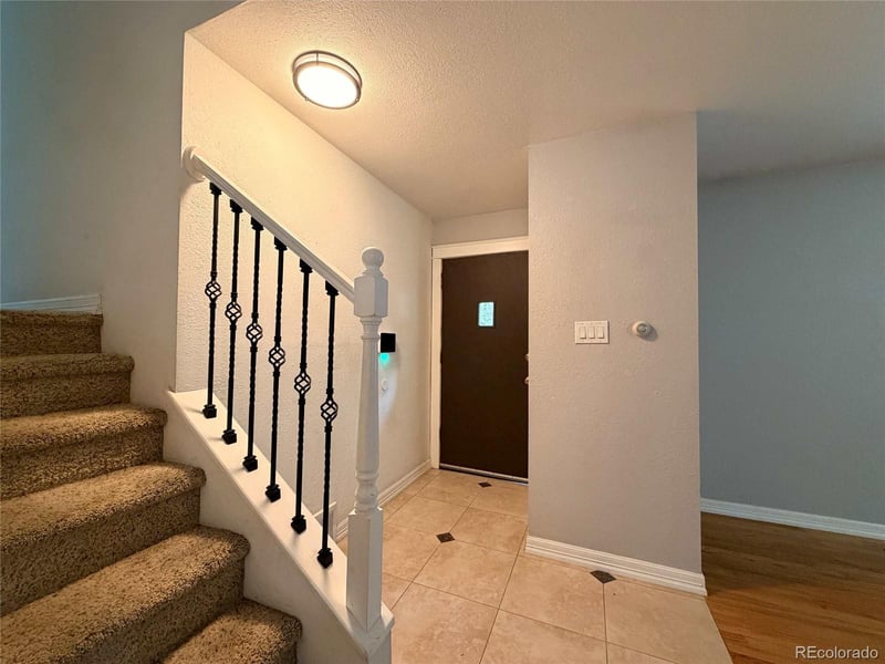 945 Dearborn St, Aurora, CO 80011