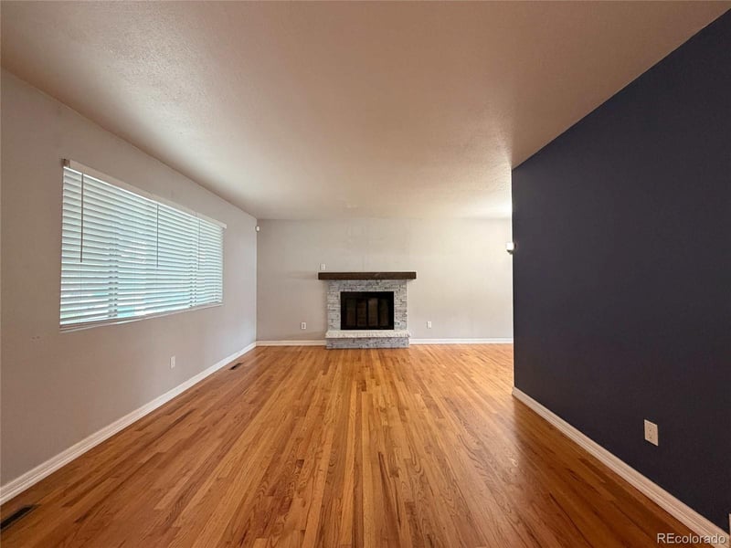 945 Dearborn St, Aurora, CO 80011