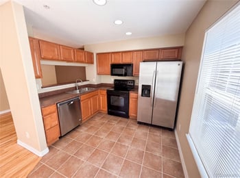 23560 Alamo Pl #B, Aurora, CO 80016