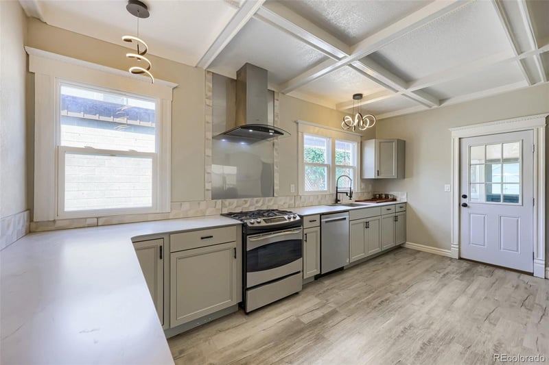 1827 Weber St, Colorado Springs, CO 80907
