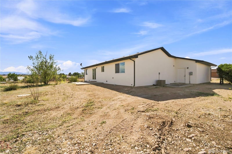 1124 E Lilac Ct, Pueblo West, CO 81007