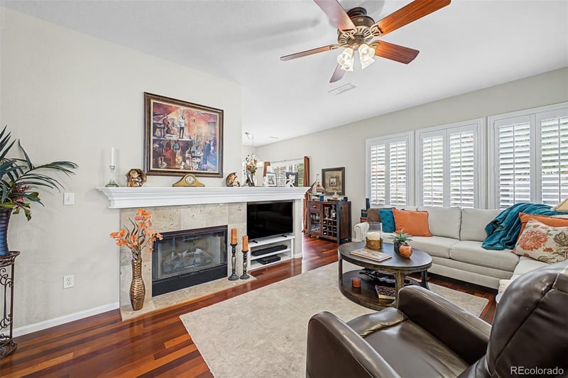 4 Whitehaven Cir, Highlands Ranch, CO 80129