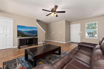 7831 S Kittredge Cir, Englewood, CO 80112