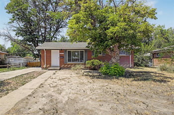 3039 Victor St, Aurora, CO 80011