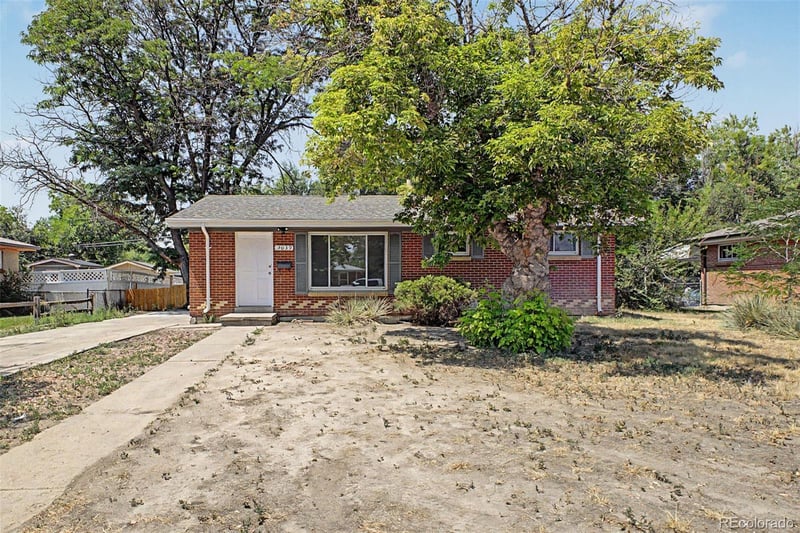 3039 Victor St, Aurora, CO 80011