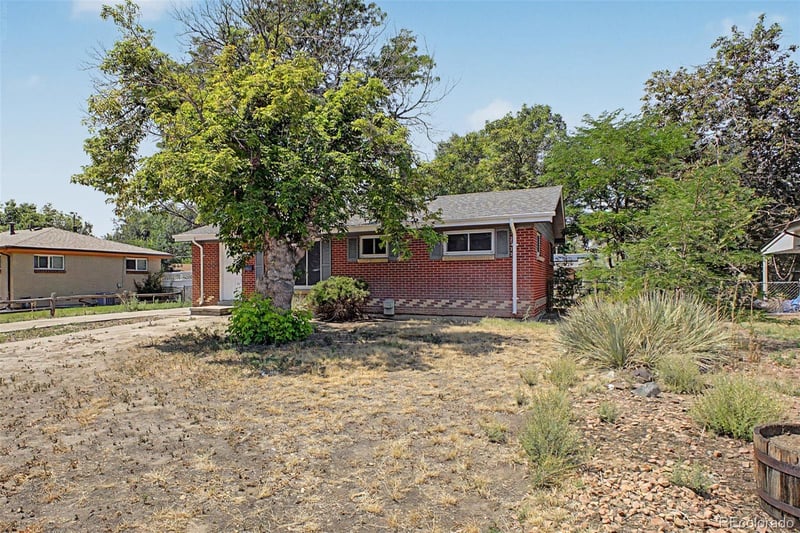 3039 Victor St, Aurora, CO 80011