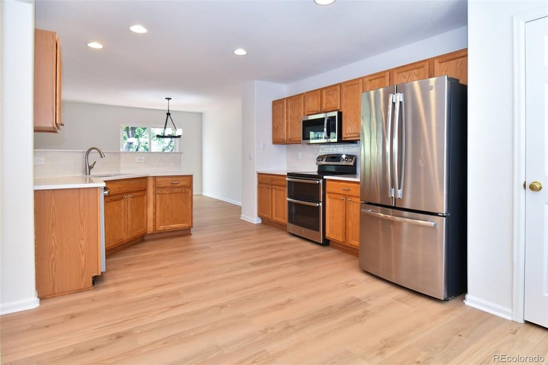 16359 Phillips Dr, Englewood, CO 80112