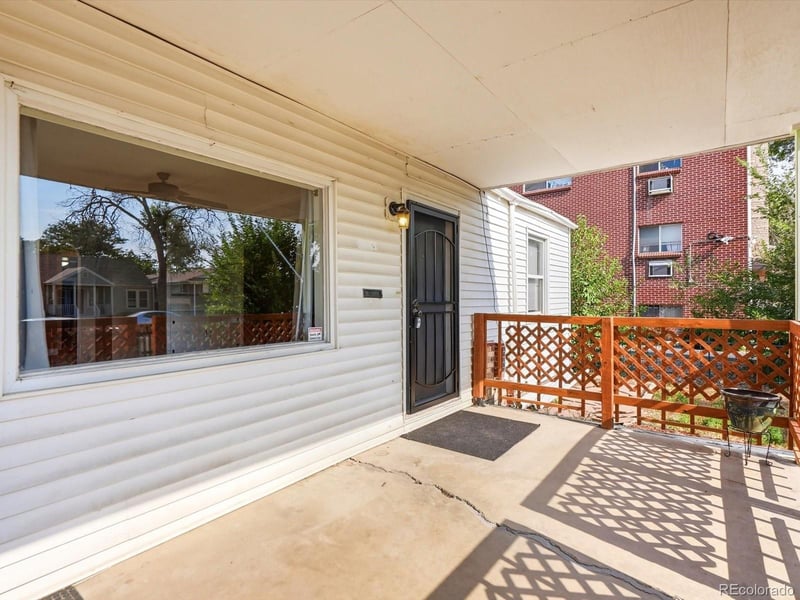 1685 Clinton St, Aurora, CO 80010