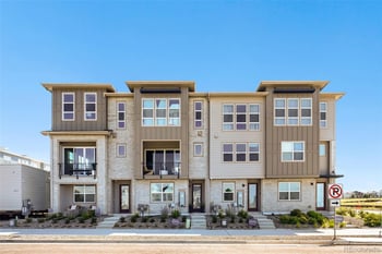 6272 N Killarney St, Aurora, CO 80019